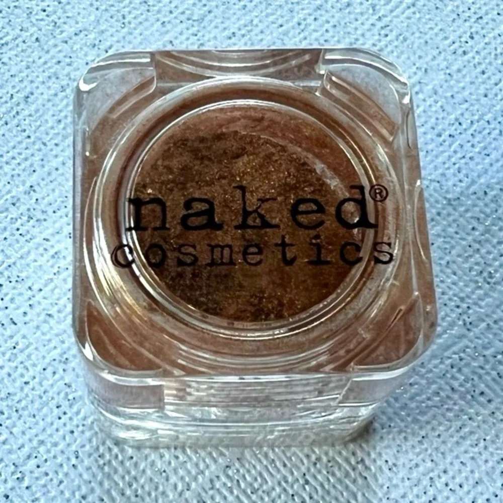 Naked Cosmetics Eyeshadow in Sierra Nevada
